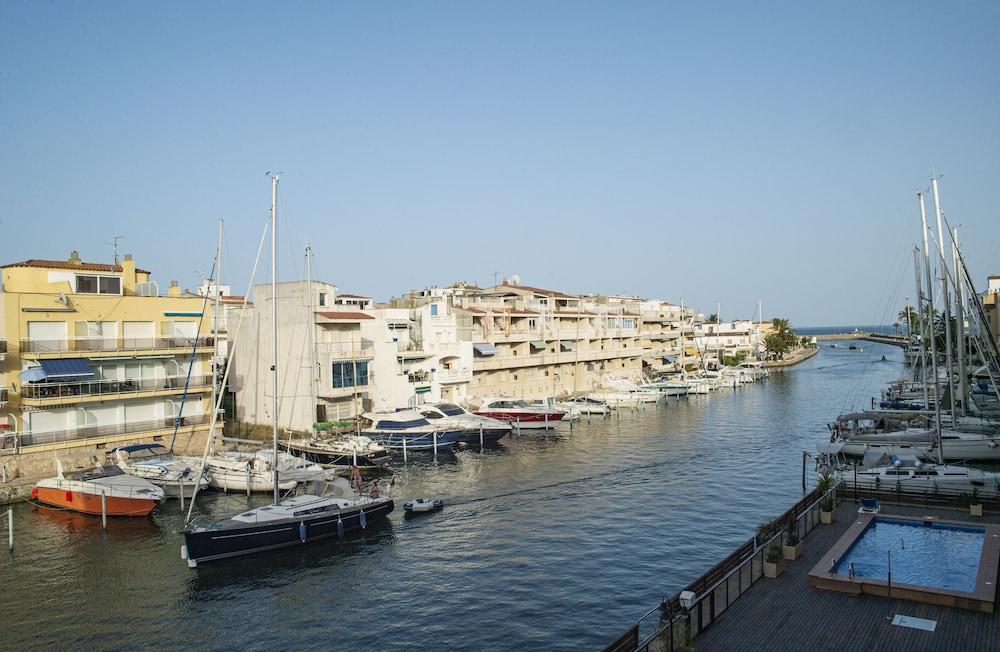 Pierre & Vacances Empuriabrava Marina Bagian luar foto