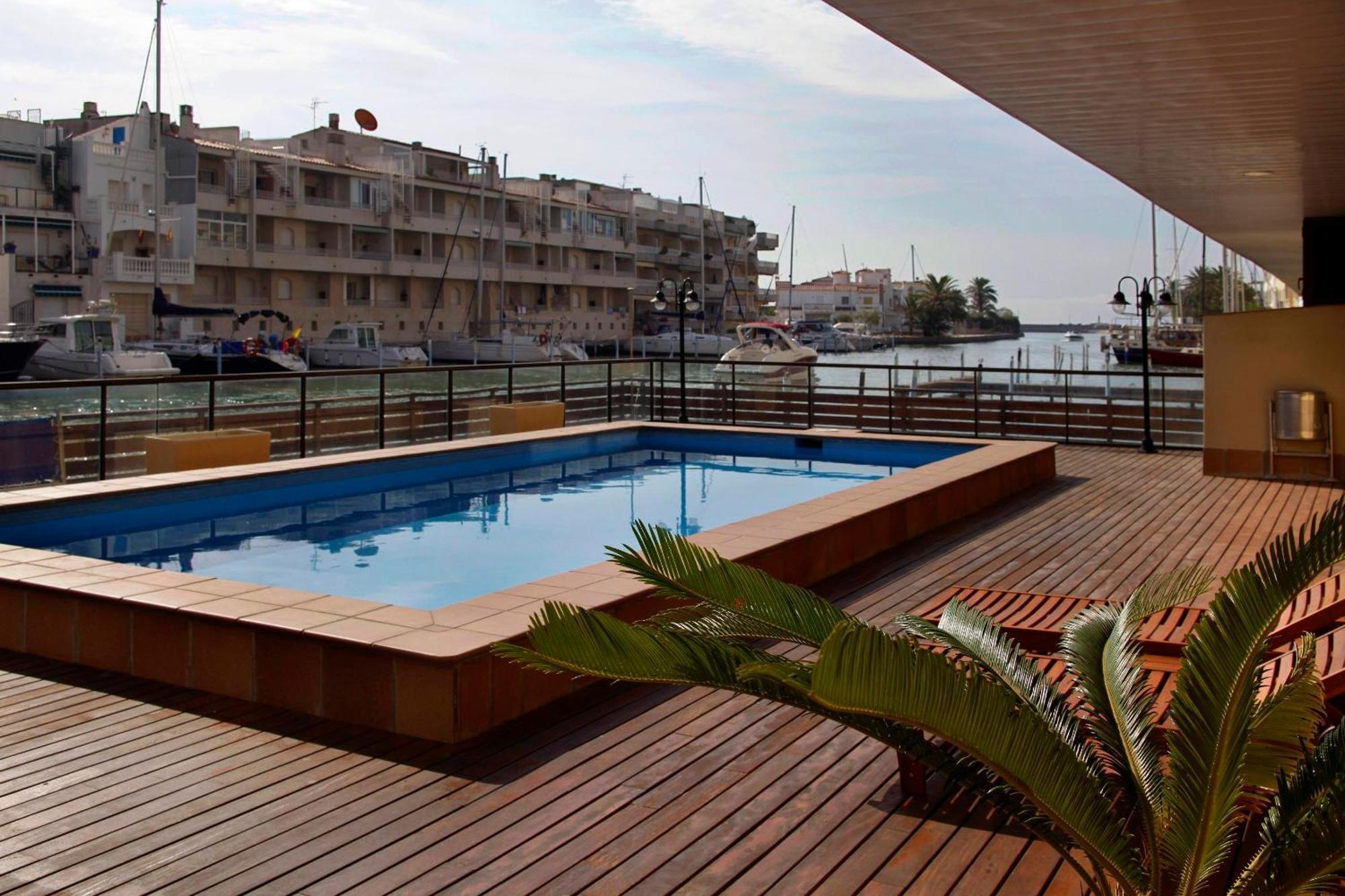 Pierre & Vacances Empuriabrava Marina Bagian luar foto