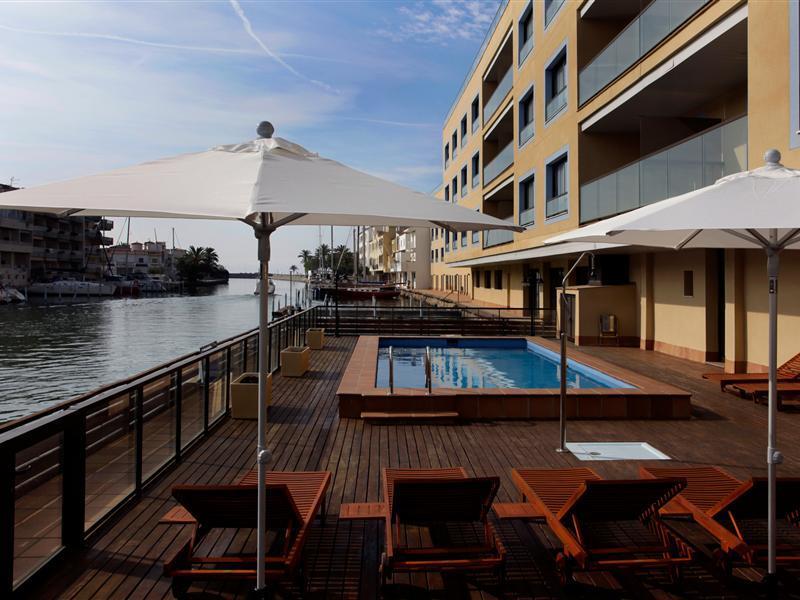 Pierre & Vacances Empuriabrava Marina Bagian luar foto